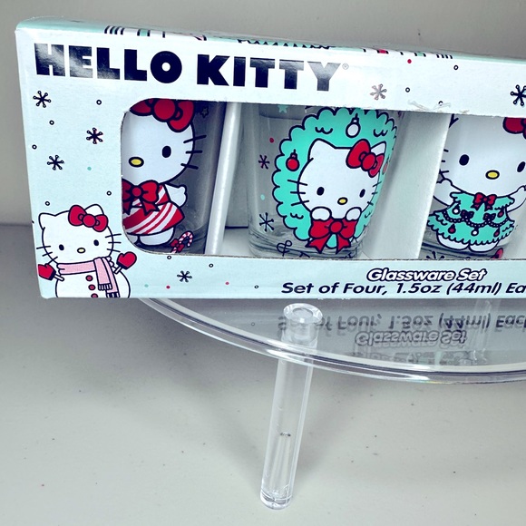 Hello Kitty Christmas Glassware Set - Picture 3 of 5